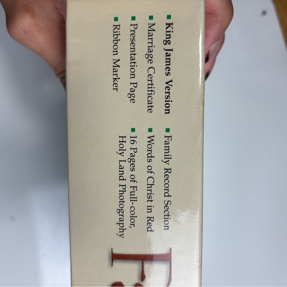 The Family Bible Deluxe Reference Edition White‎ Imitation Leather KJV - Picture 6 of 7